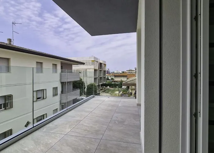 Modern Flat With Terrace In